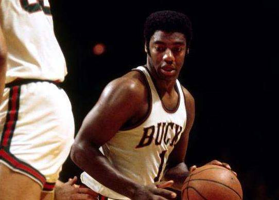 传球失误 传球失误